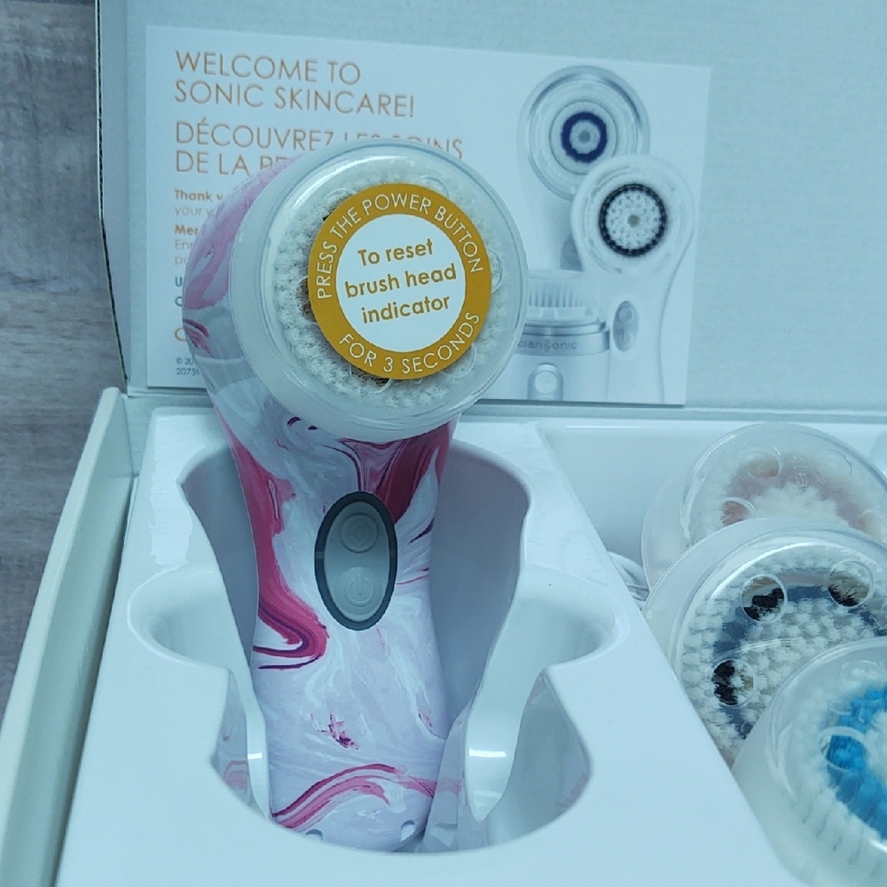 Clarisonic~Mia 2~Sonic Facial Cleanser~Bundle with Brush Heads~NWT! - Picture 3 of 8